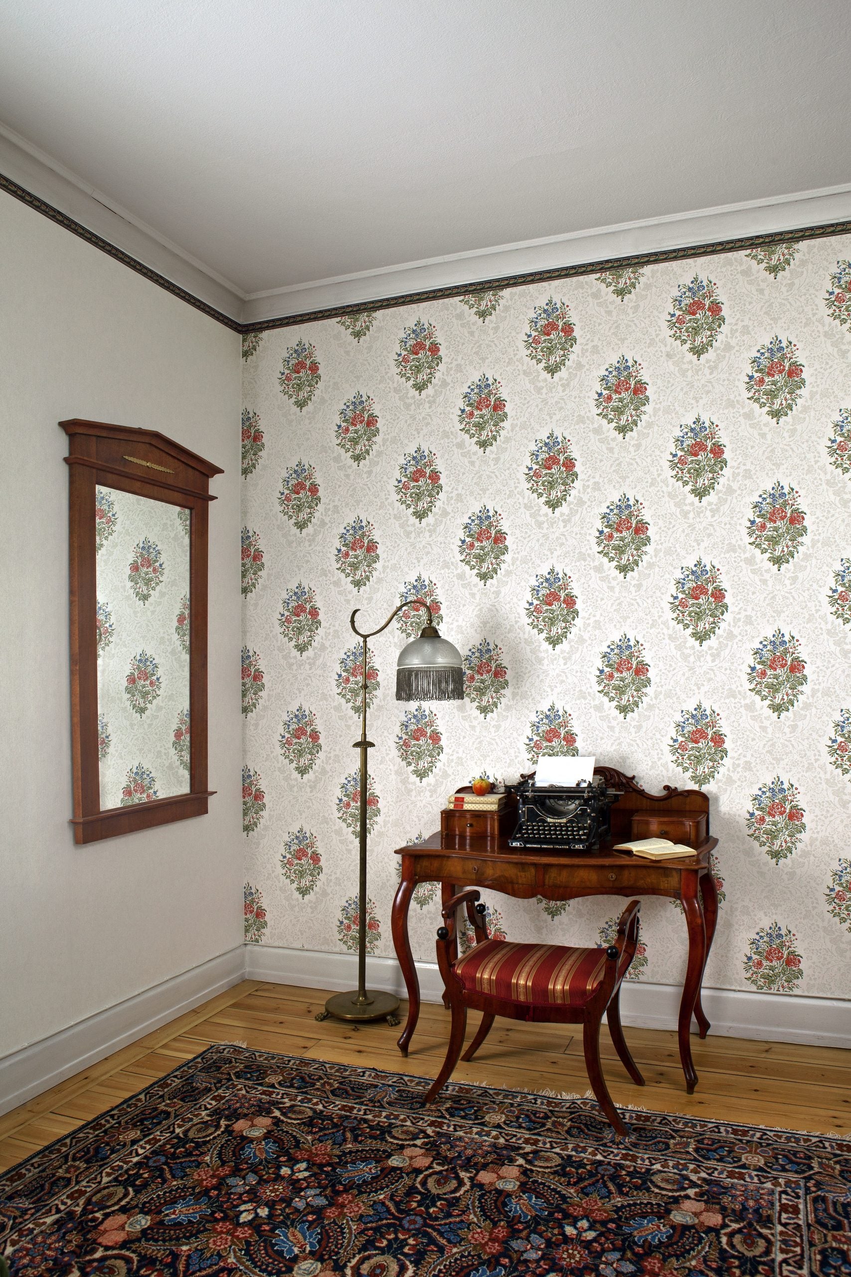 Viktoria Historiska Tapeter, White/Multi
