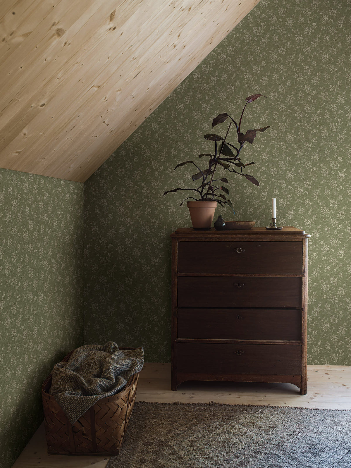 Hip Rose, Green