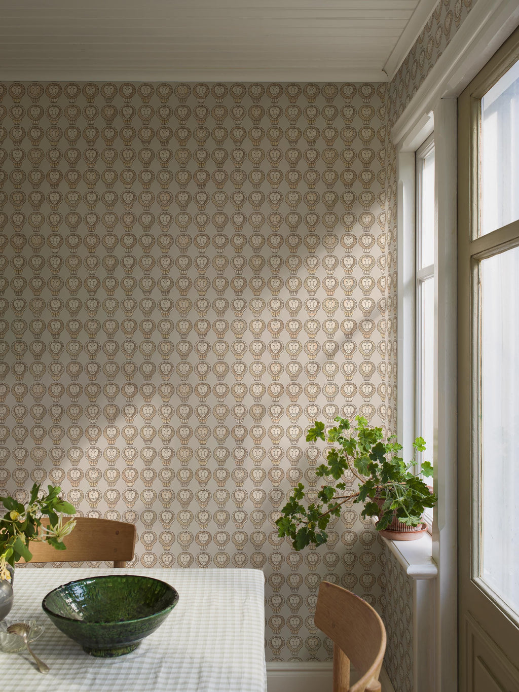 Lisa Larson Lejon, Beige