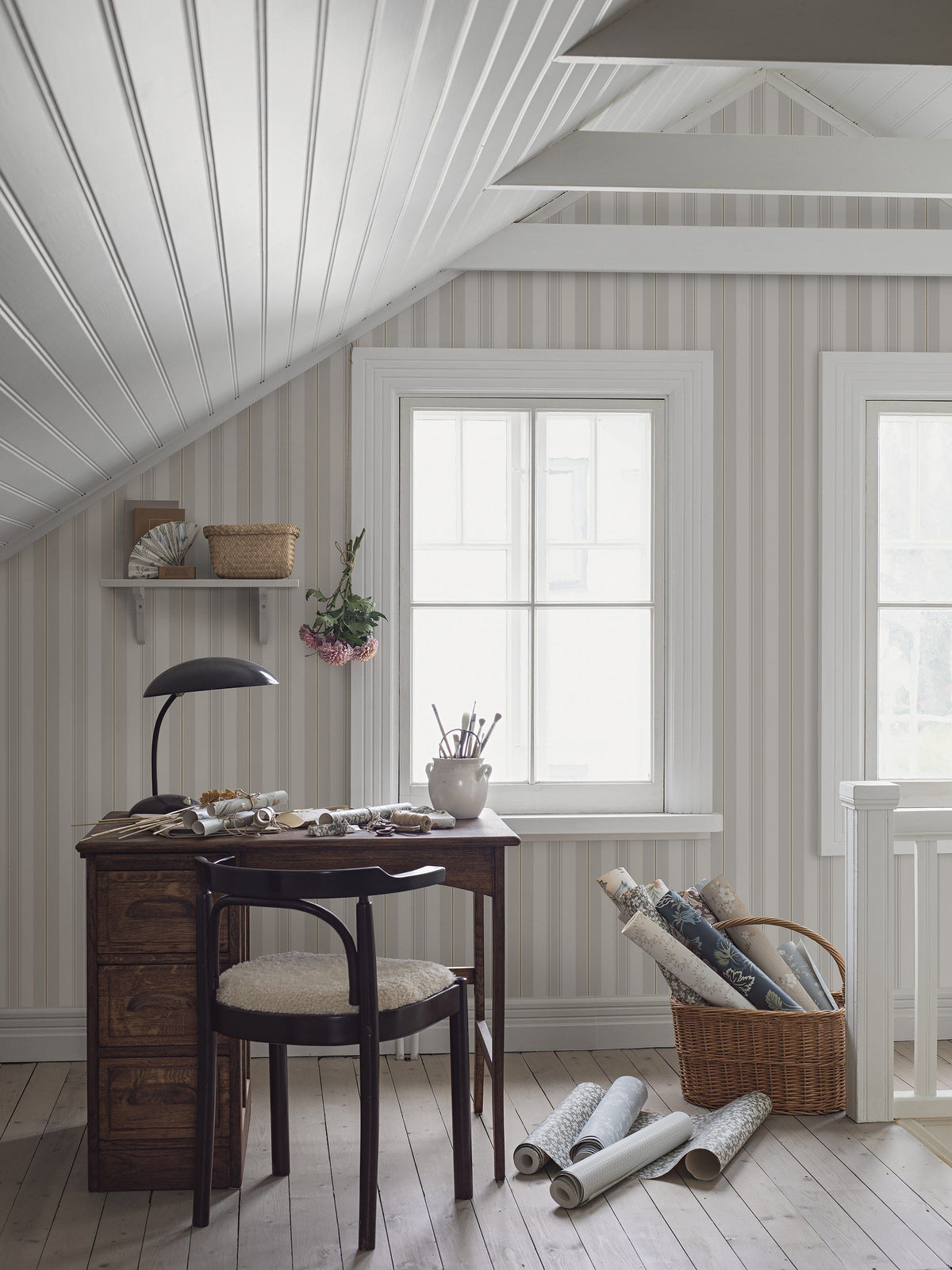 Gustaf, Grey
