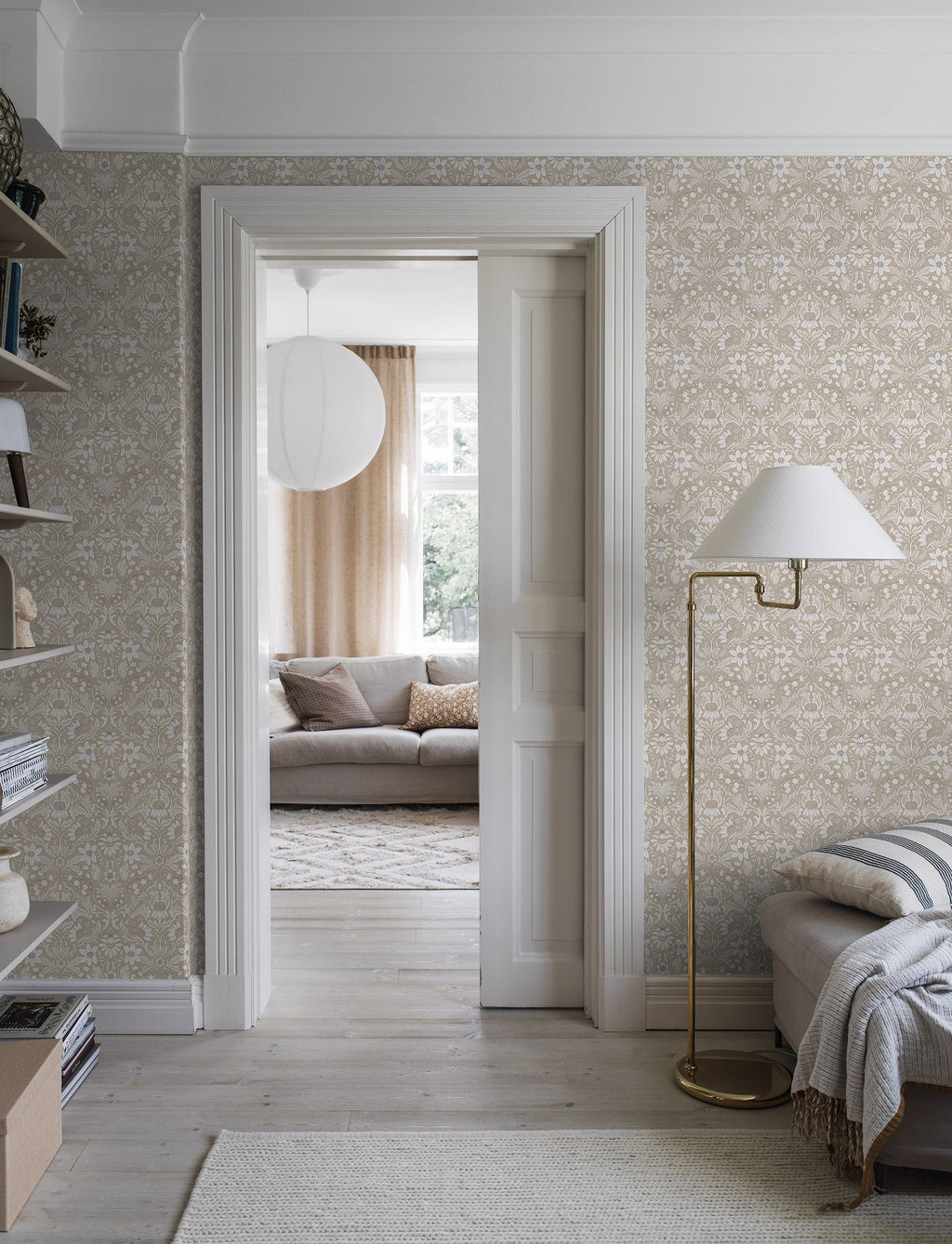 Blomsterfröjd, Beige