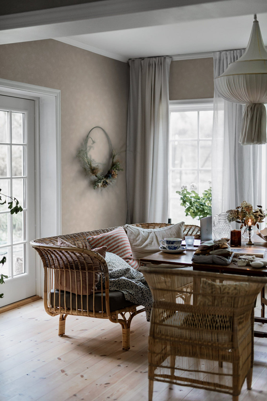 Painter´s Wall, Beige