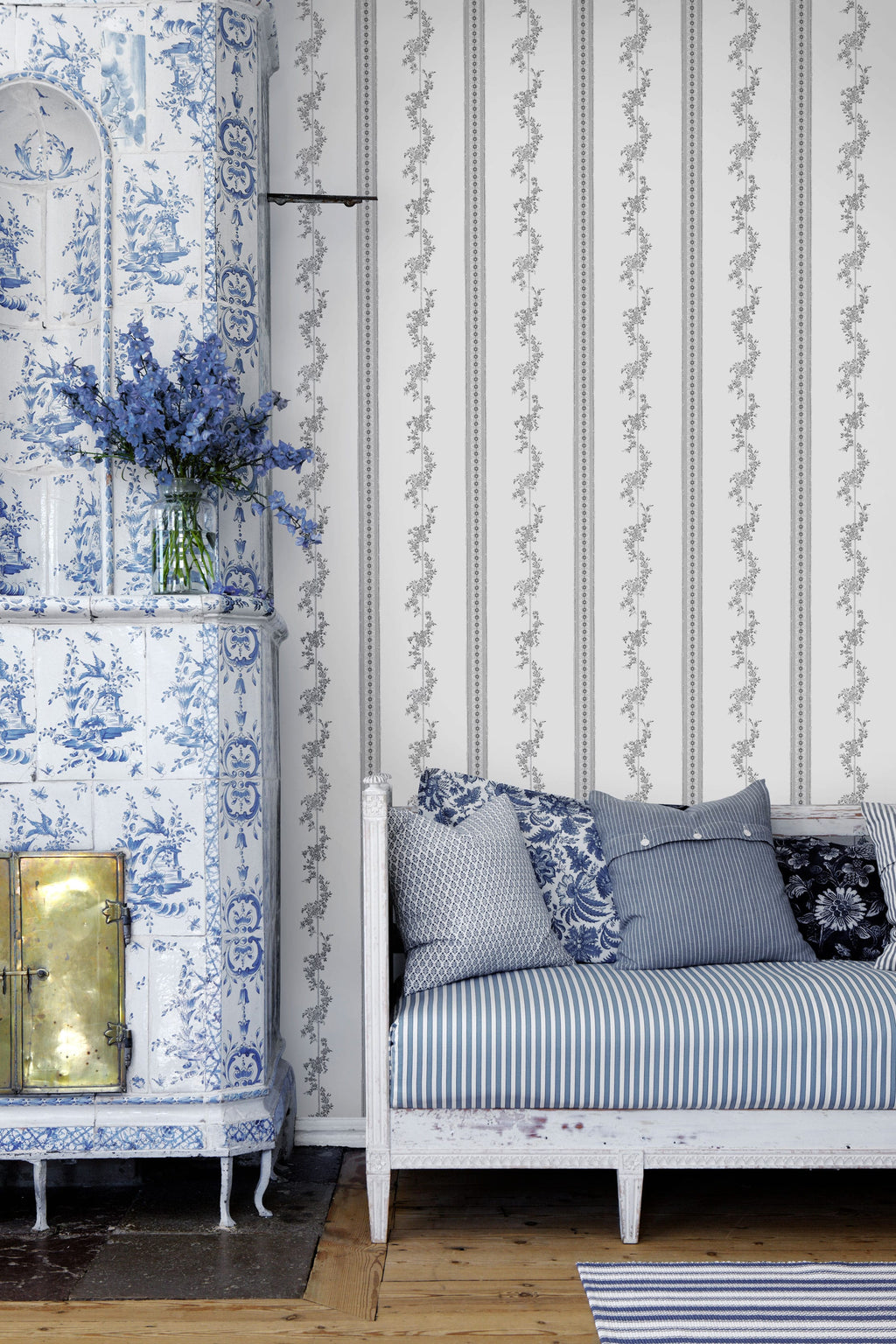 Drottningholm, White
