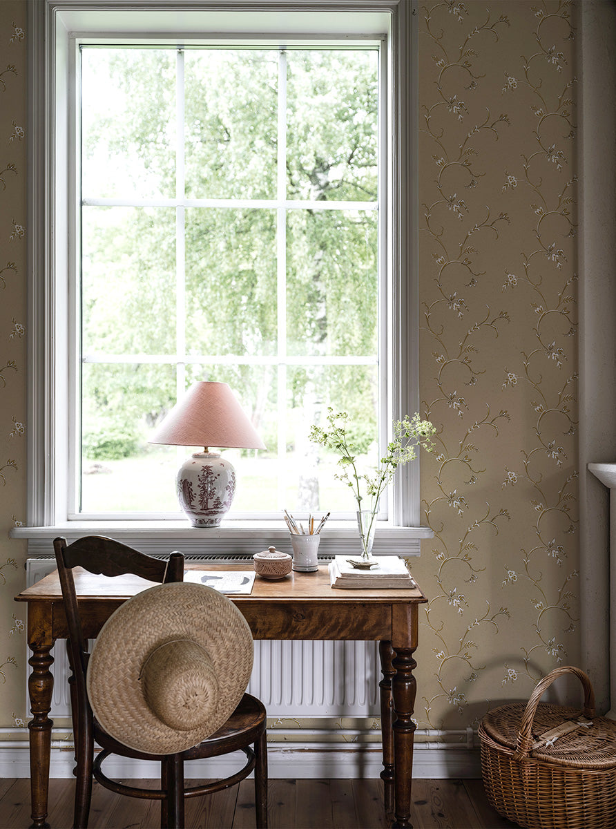 Ekbacken, Beige