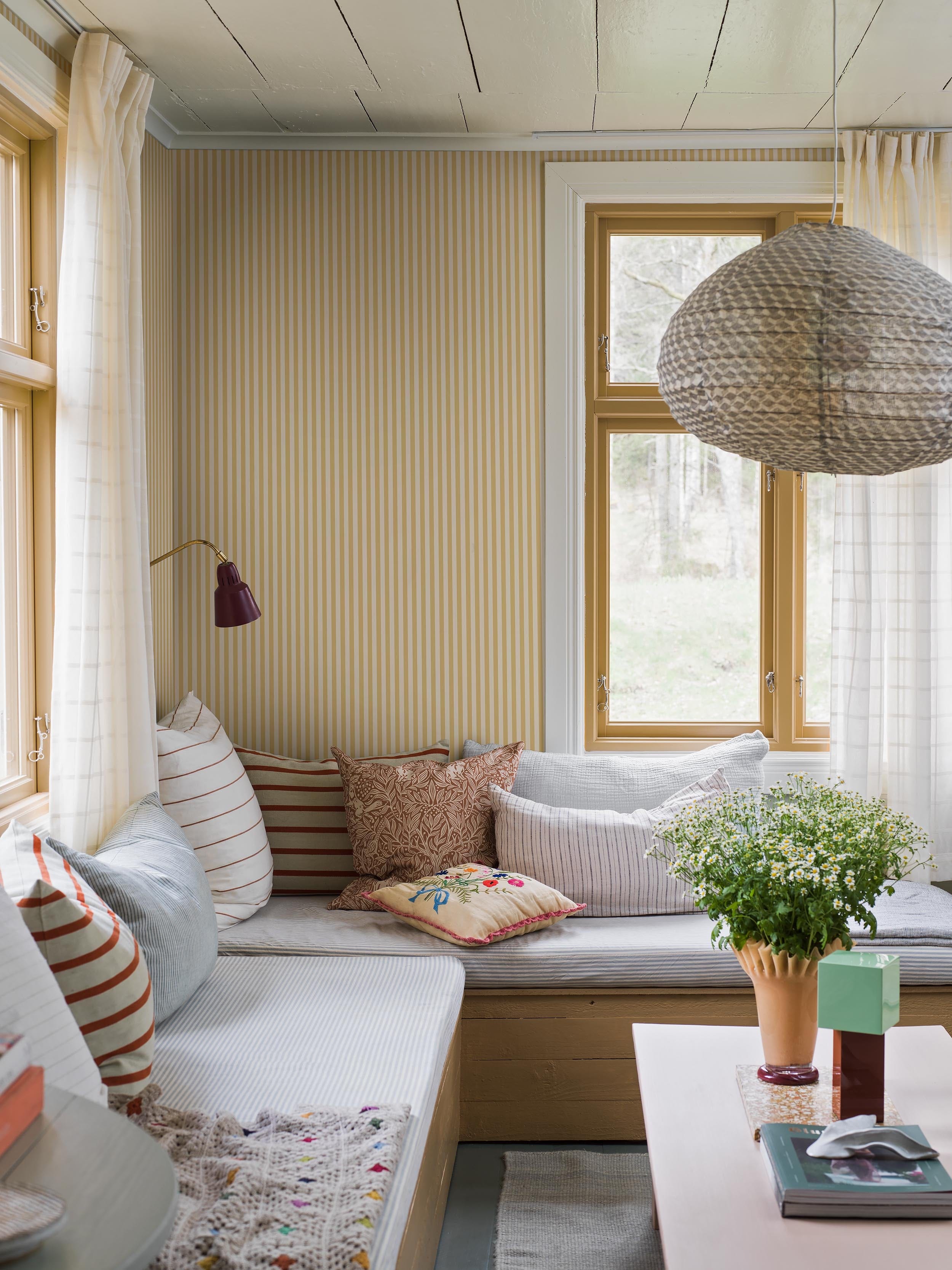 Molle Stripe 5735 wallpaper by Borastapeter