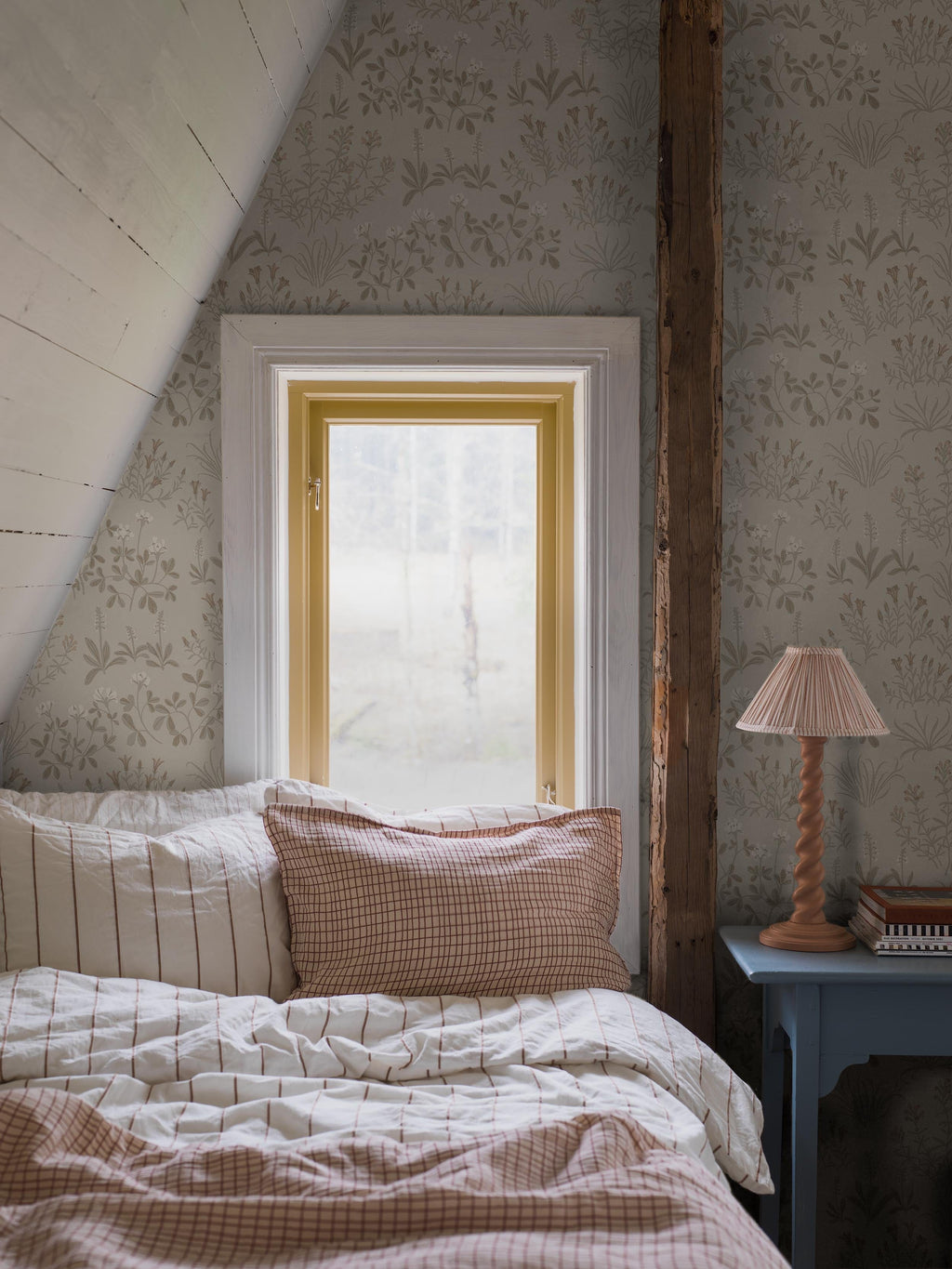 Noras Äng, Beige