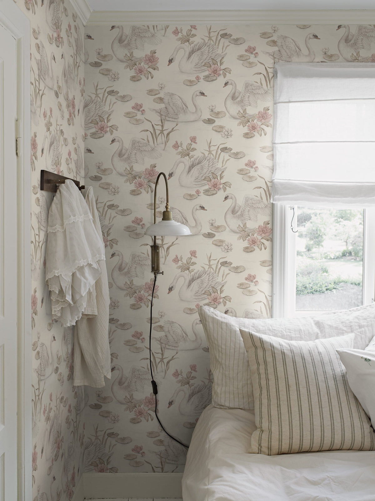 Lily Swan, Multi