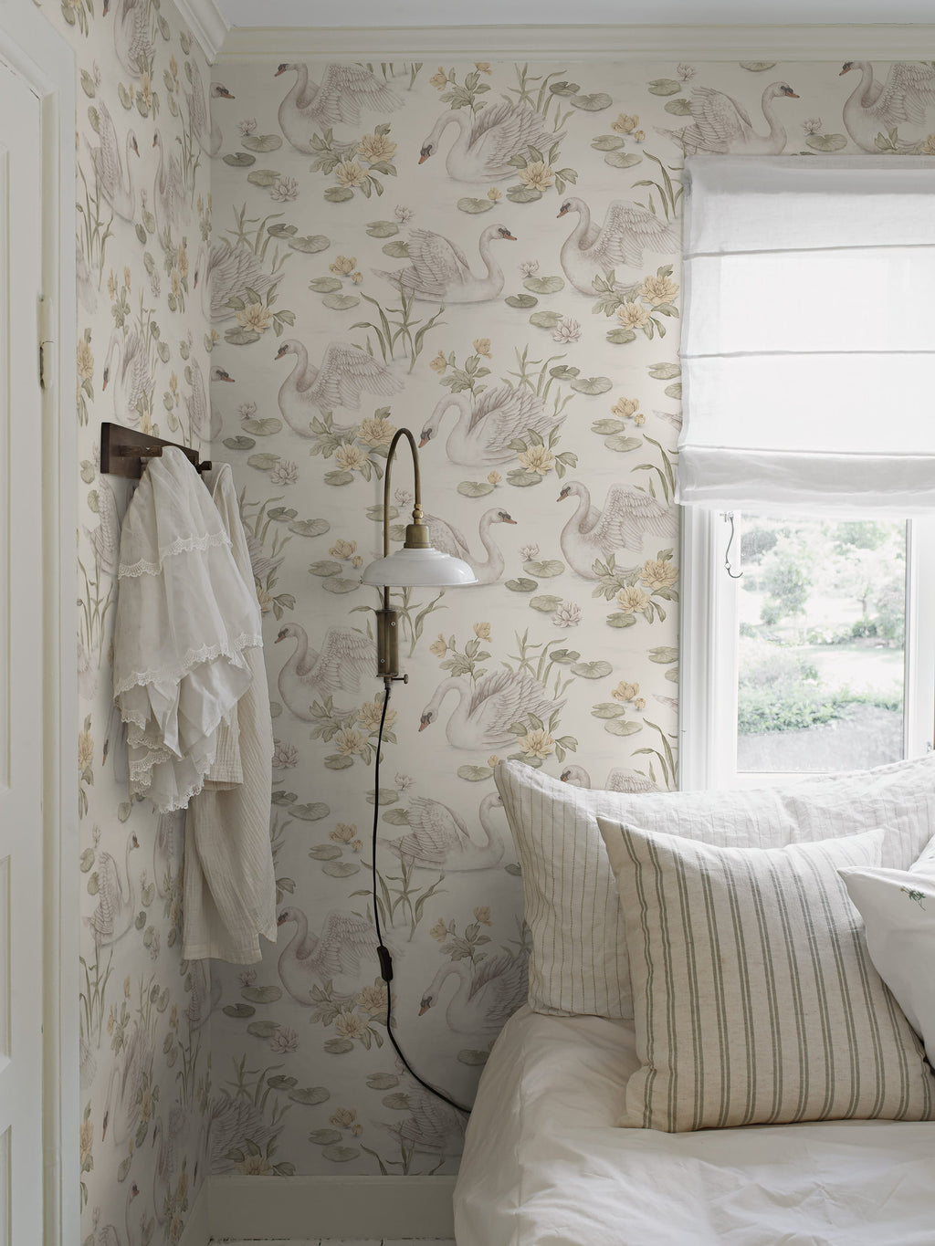 Lily Swan, White