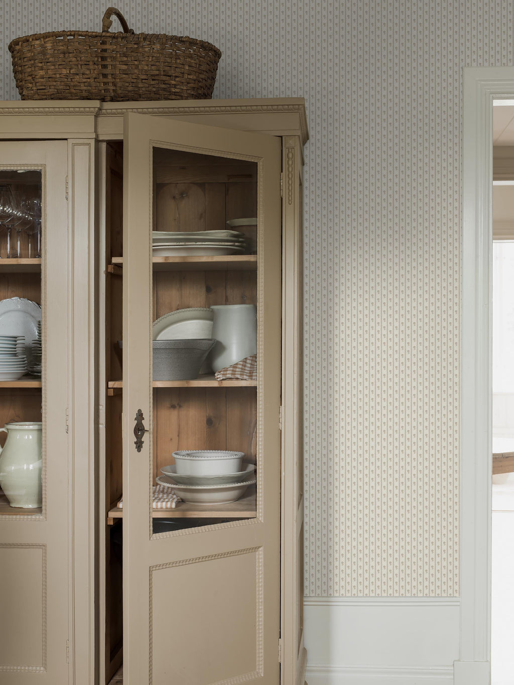 Lilla Lyckan, Beige