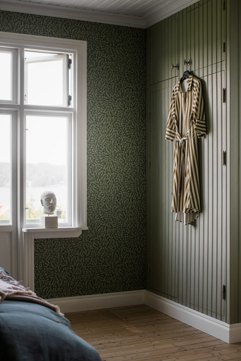 Hazel, Green