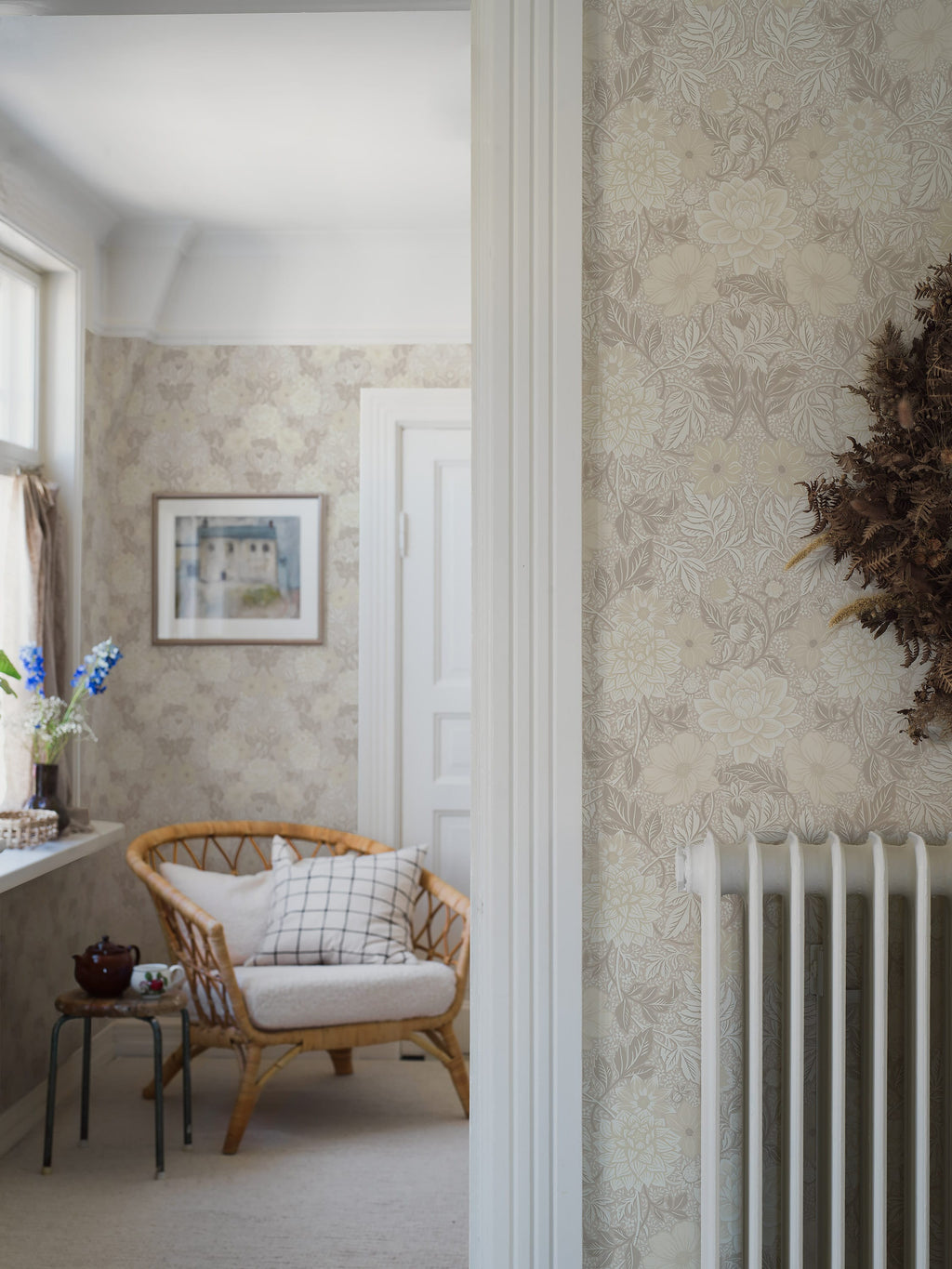 Dahlia Garden, Beige