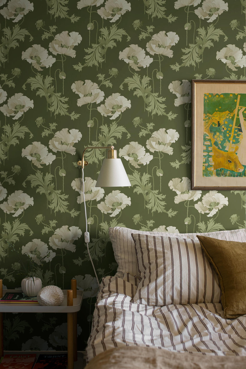 Vallmo - Green wallpaper by Borastapeter