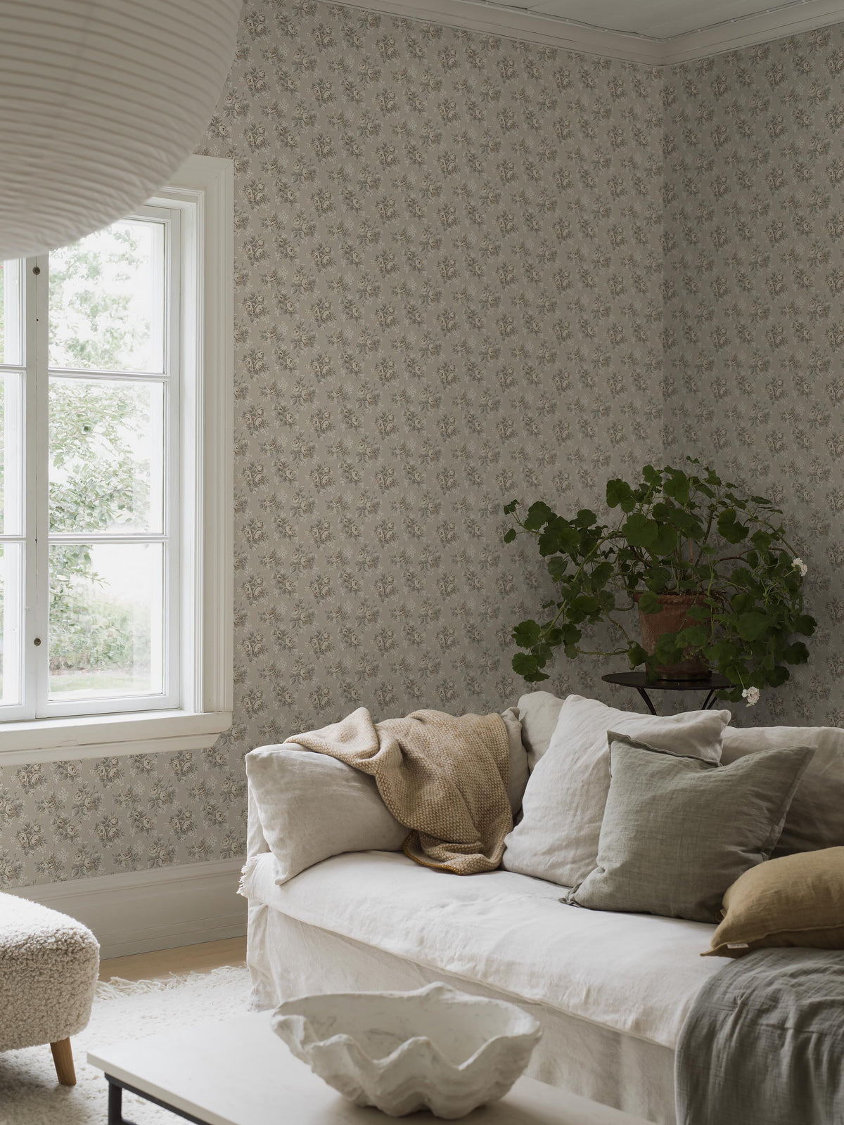 Helena, Beige