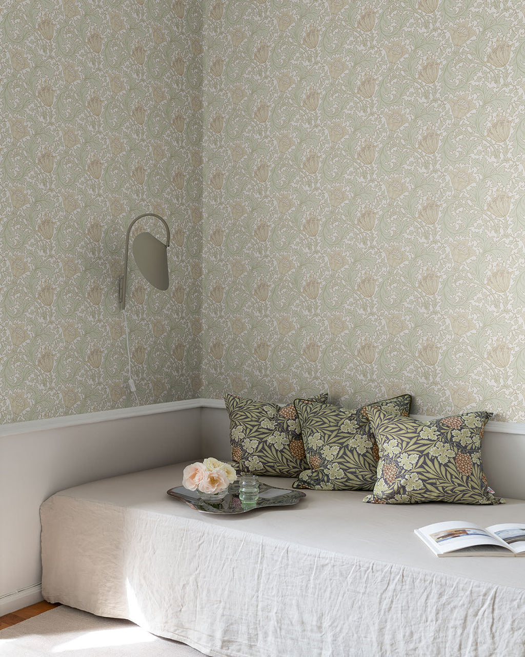 William Morris Wallpaper - Anemone - White and Peach 82002