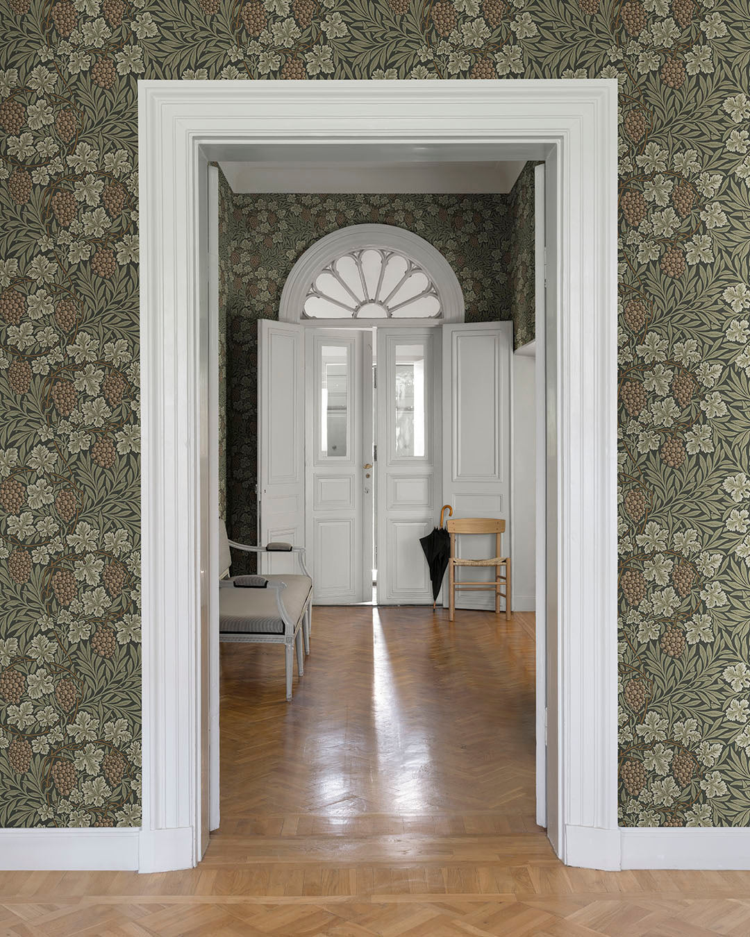 William Morris Wallpaper - Vine - Brown 82020