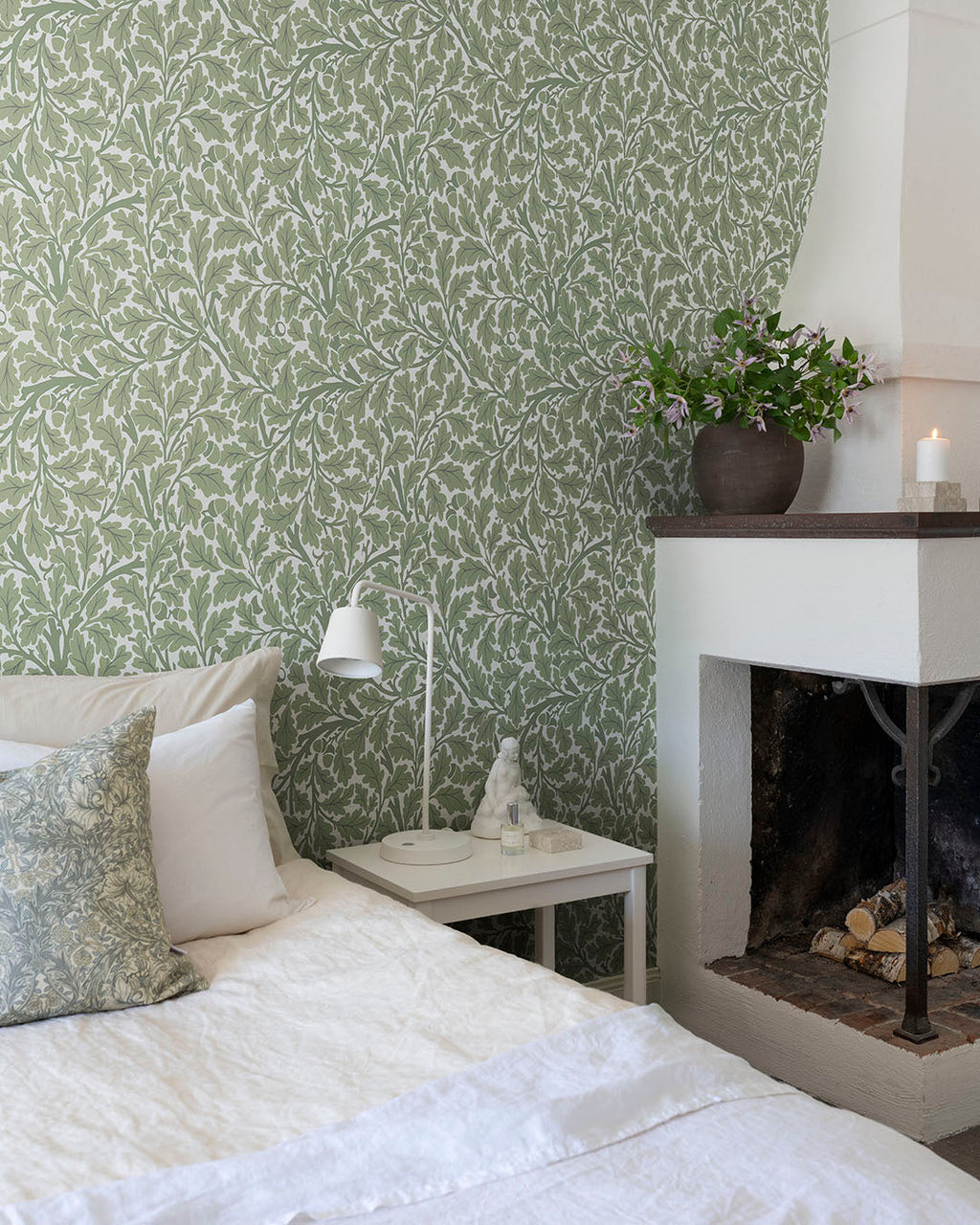 William Morris Wallpaper - Oak Tree - Green