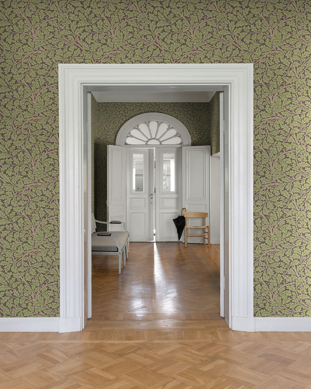 William Morris Wallpaper - Oak Tree - Plum Purple