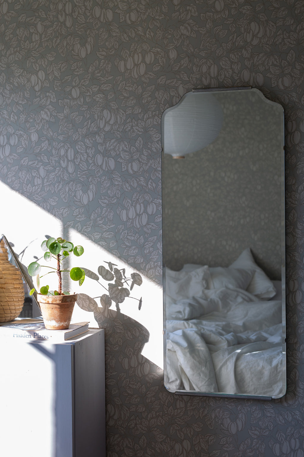 Emrik, Sage Green