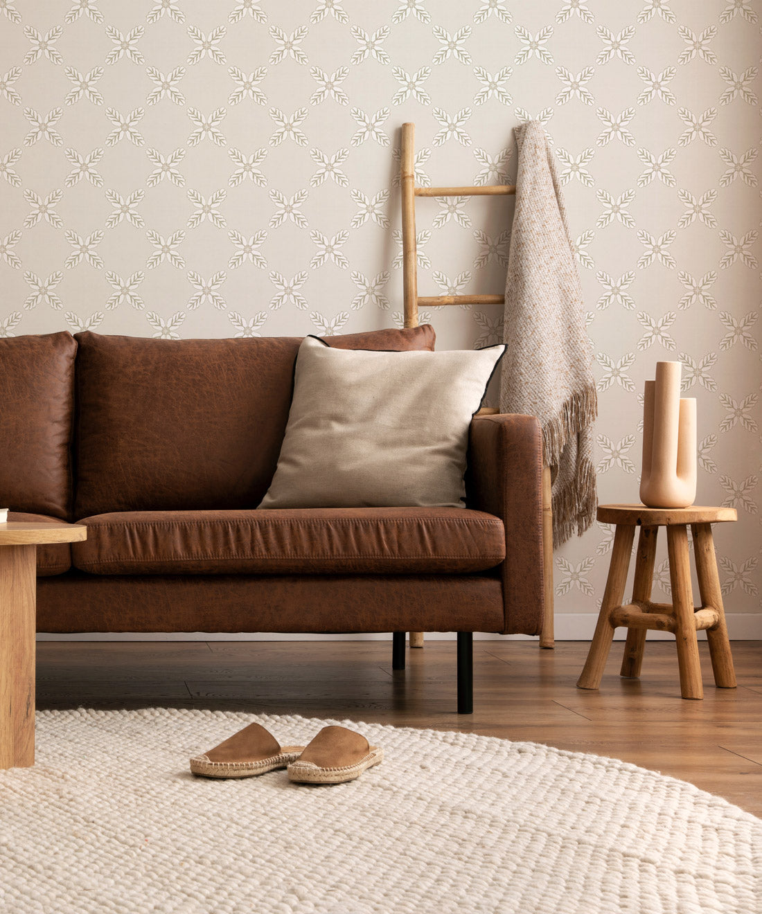 Lattice Wallpaper, Raya
