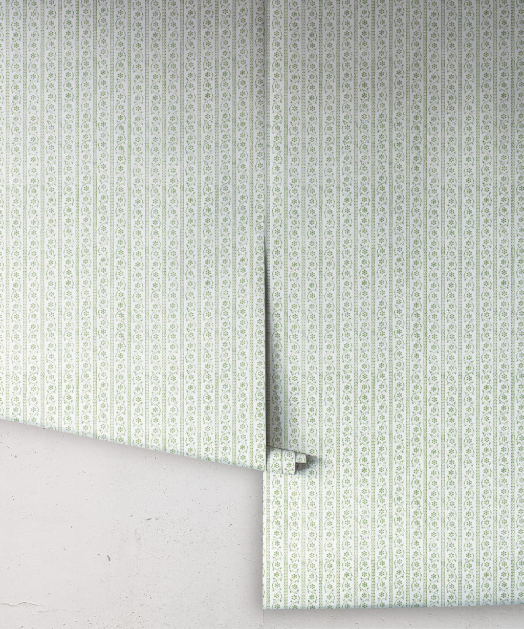 Daisy Chain Wallpaper, Mint Ivory