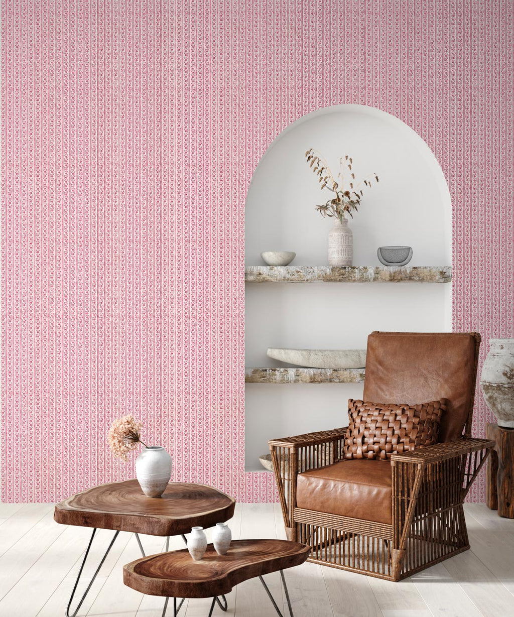 Daisy Chain Wallpaper, Poppy Ivory