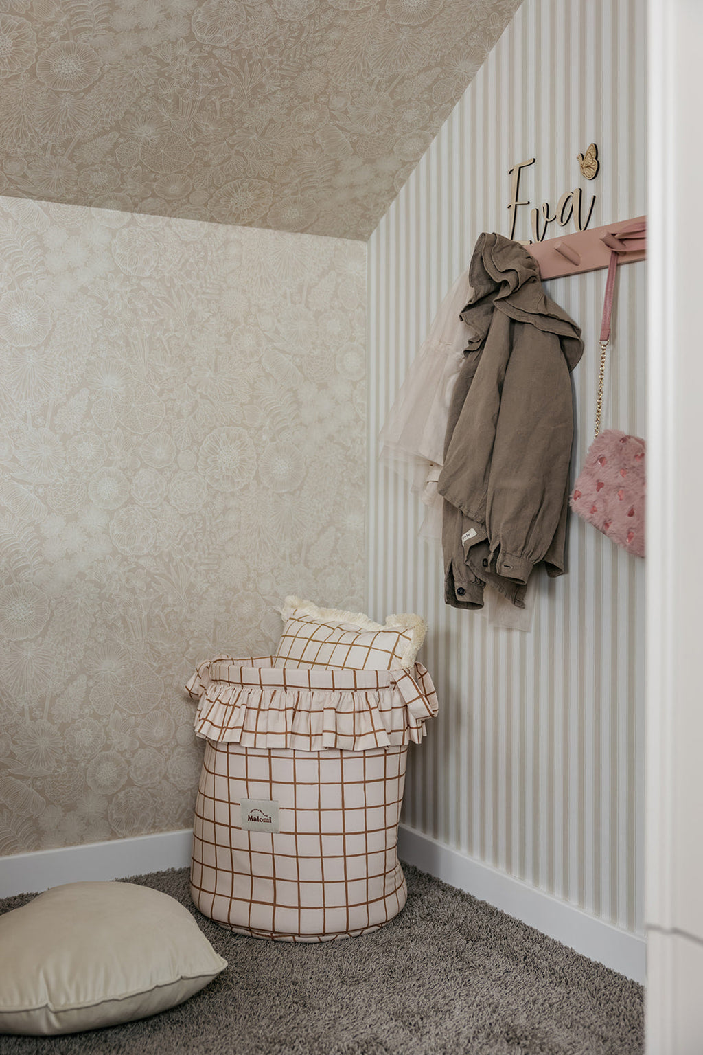 French - Beige