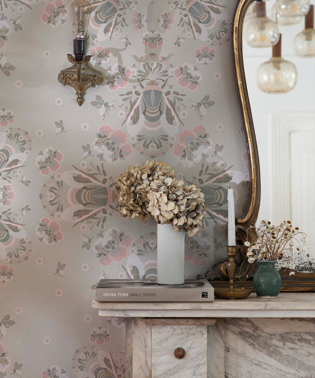Bees Lace Wallpaper, Seashell