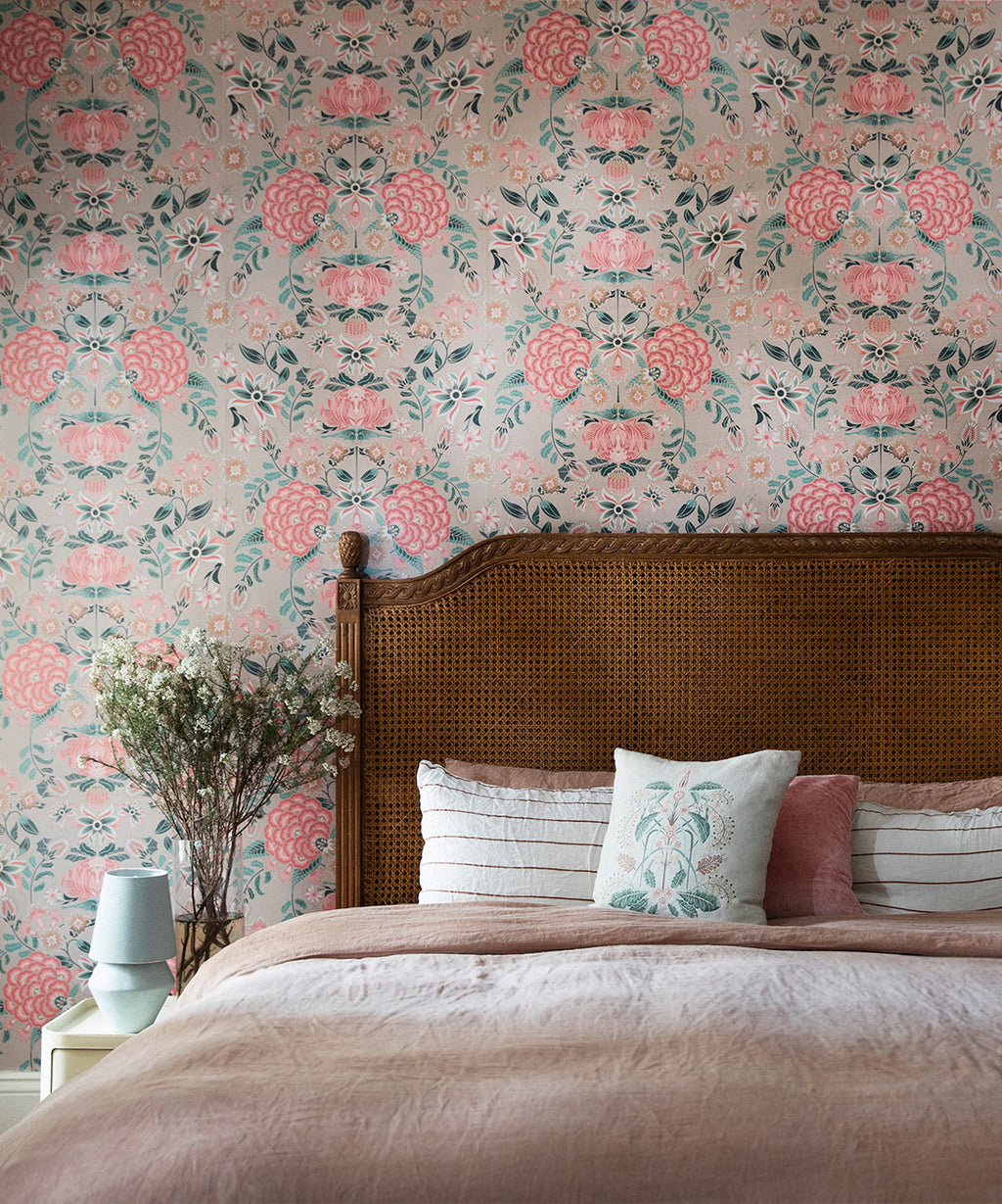 Waratah Wonderland Wallpaper, Ginger