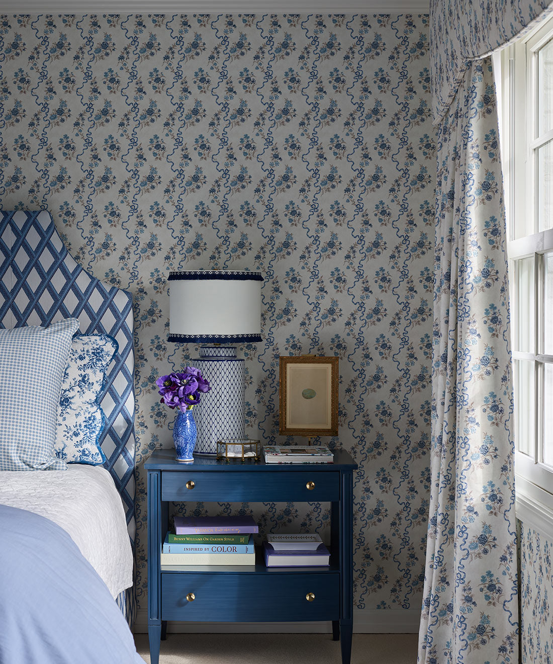 Colette Wallpaper, Blue