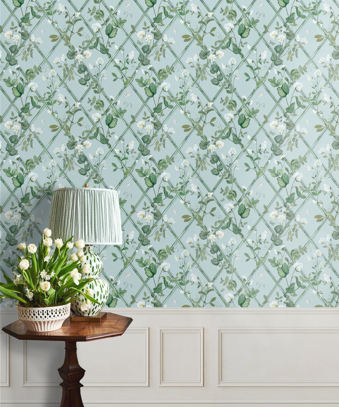 Petite Climbing Sweet Pea Wallpaper, Light Provence