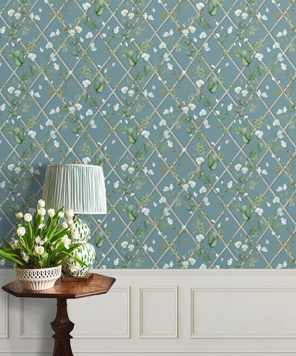 Petite Climbing Sweet Pea Wallpaper, Provence & Cane