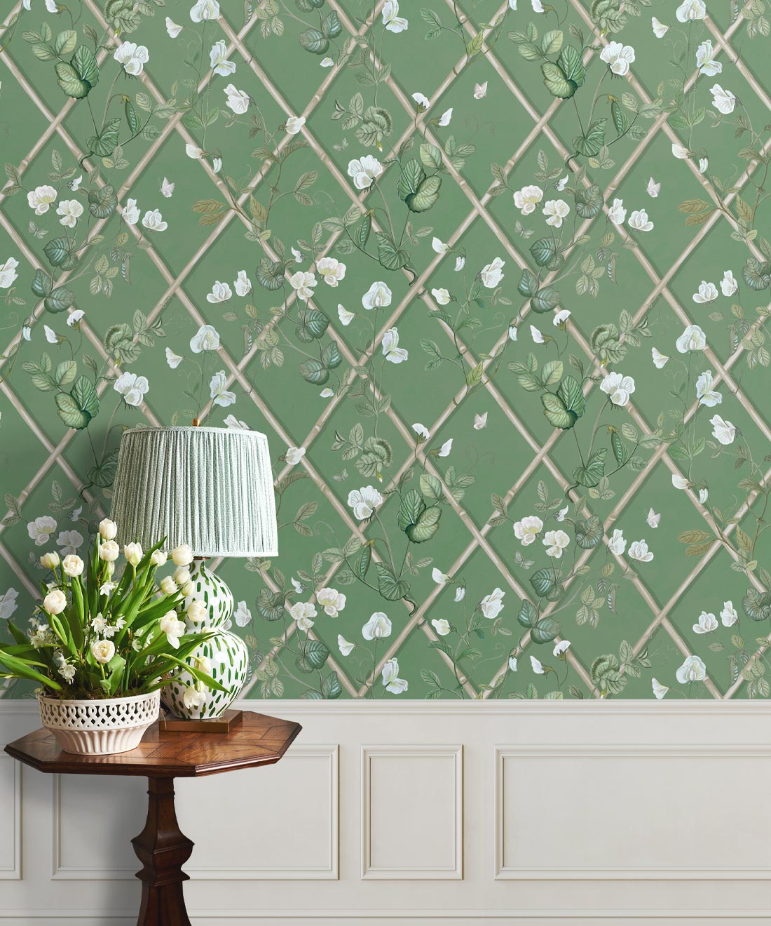 Grande Climbing Sweet Pea Wallpaper, Dark Green & Cane