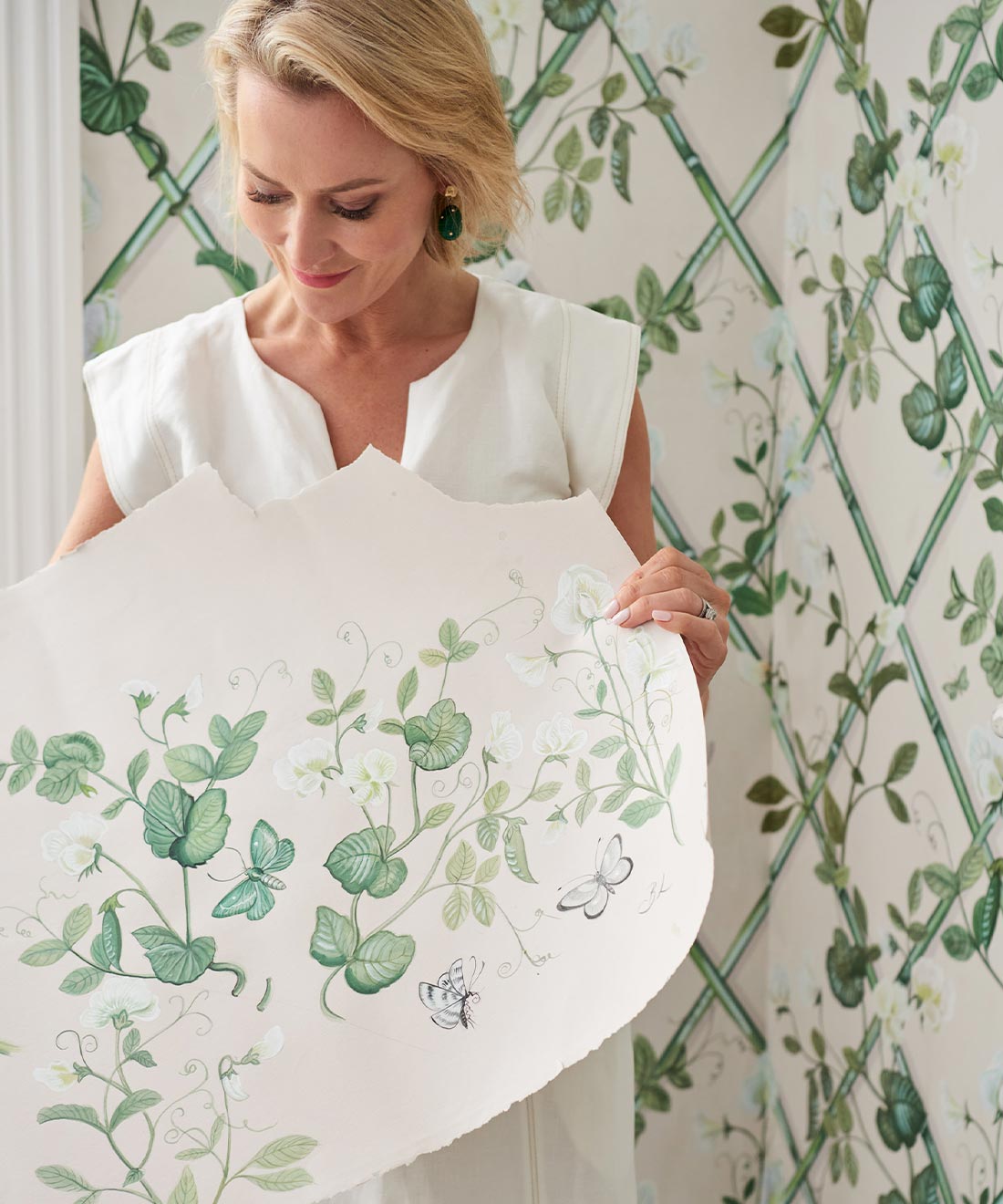 Grande Climbing Sweet Pea Wallpaper, Irish Linen