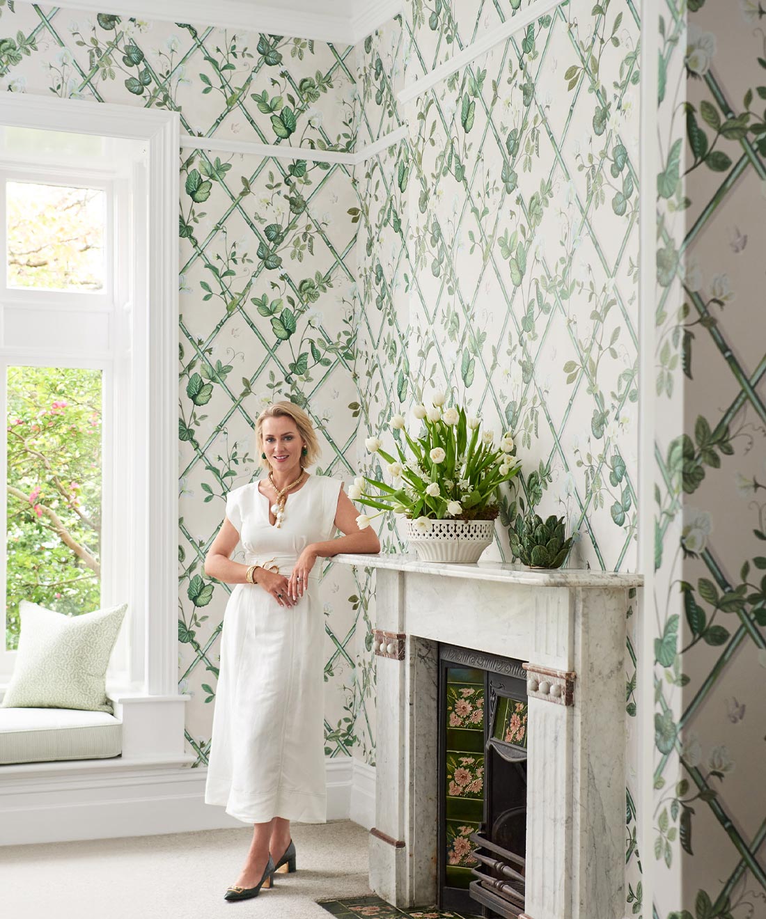 Grande Climbing Sweet Pea Wallpaper, Irish Linen