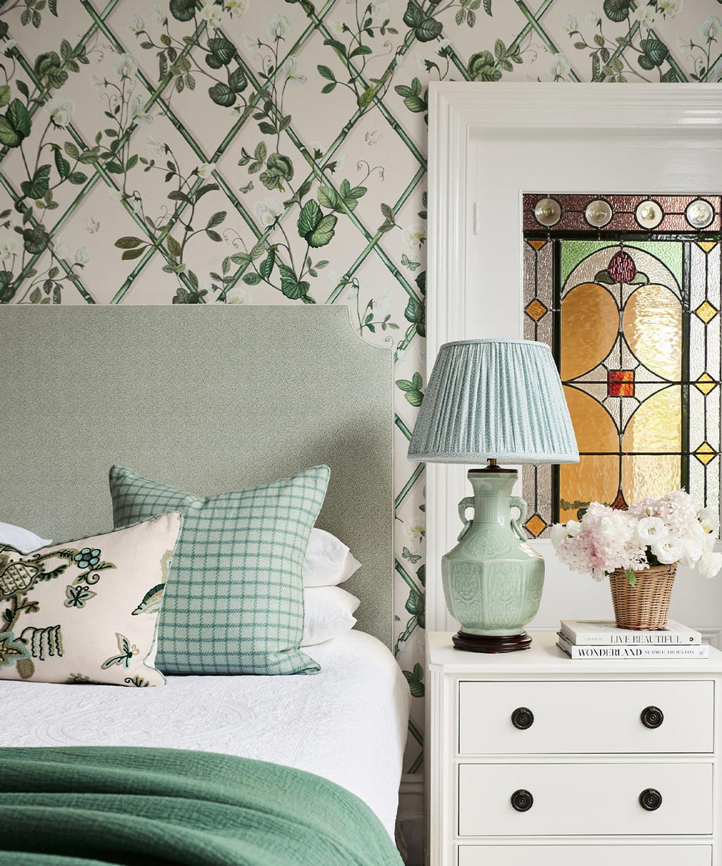 Grande Climbing Sweet Pea Wallpaper, Irish Linen