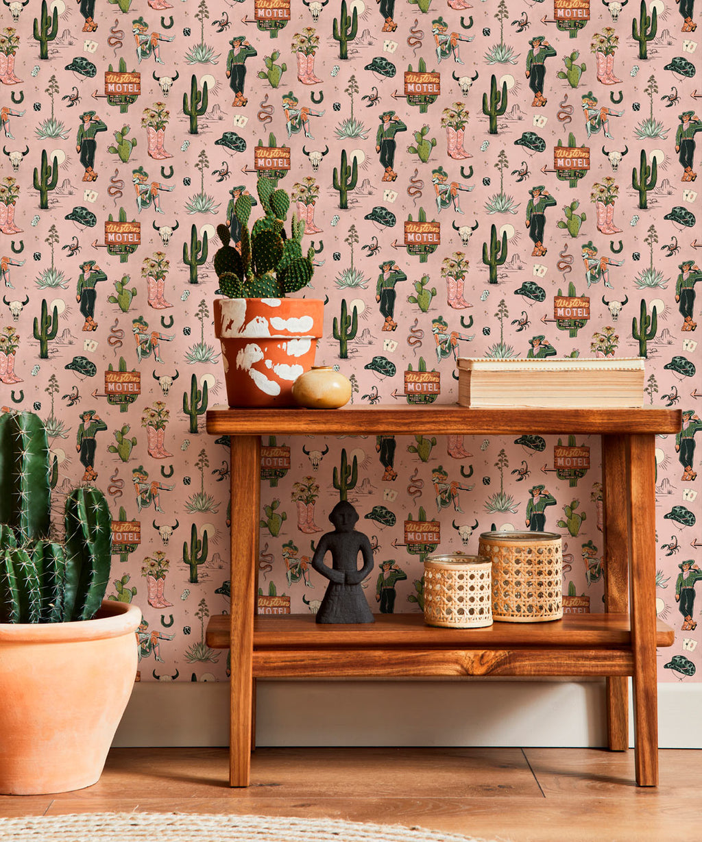 Trail Tales Wallpaper, Dolly
