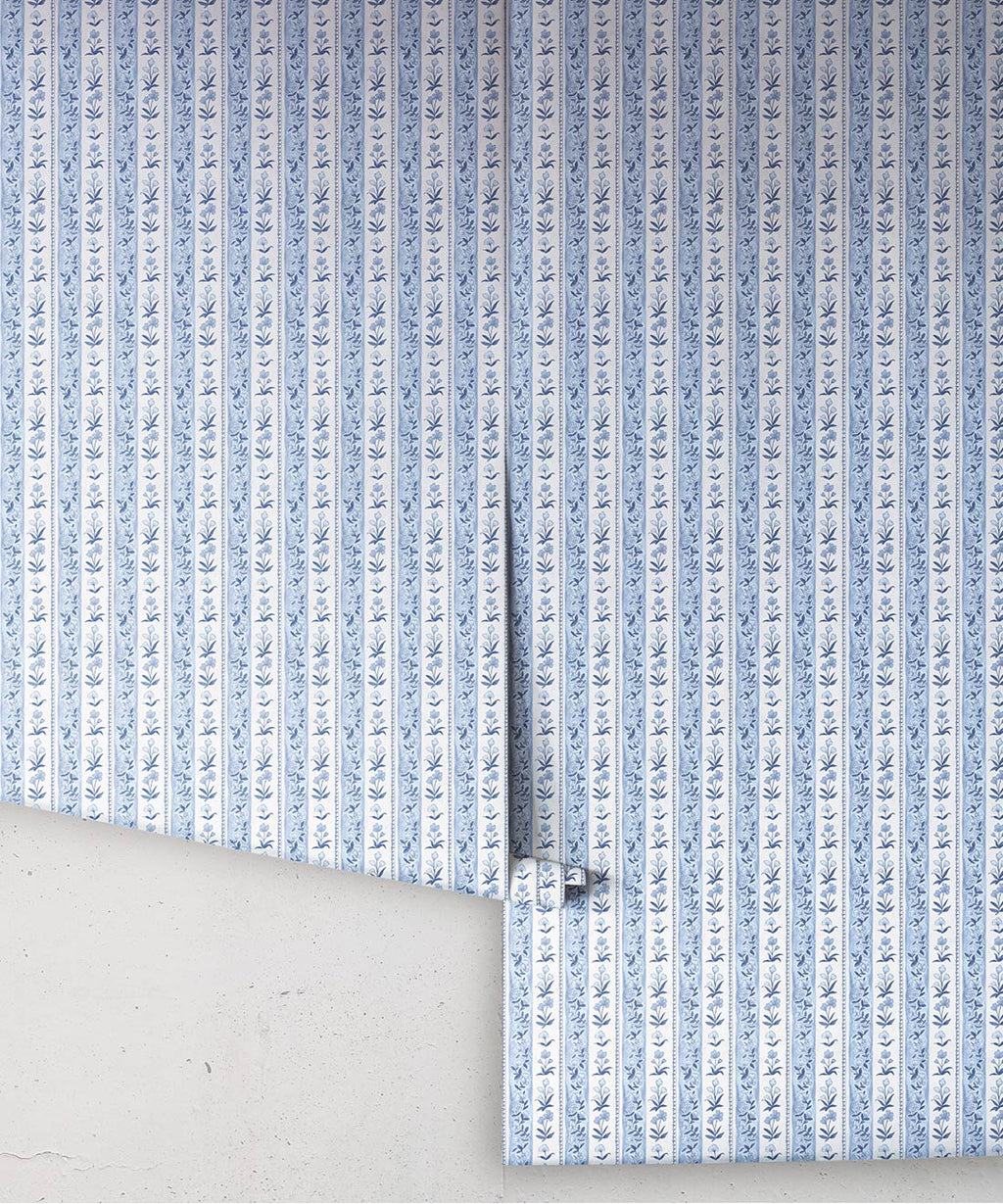 Garland Wallpaper, Sapphire