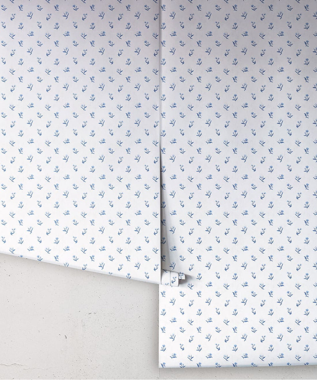 Posey Wallpaper, Sapphire