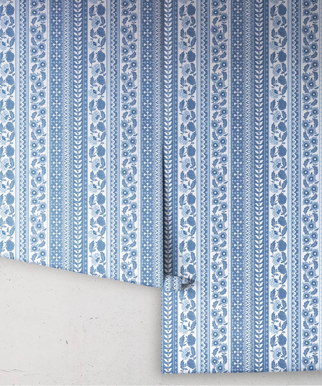 Ribbon Wallpaper, Sapphire