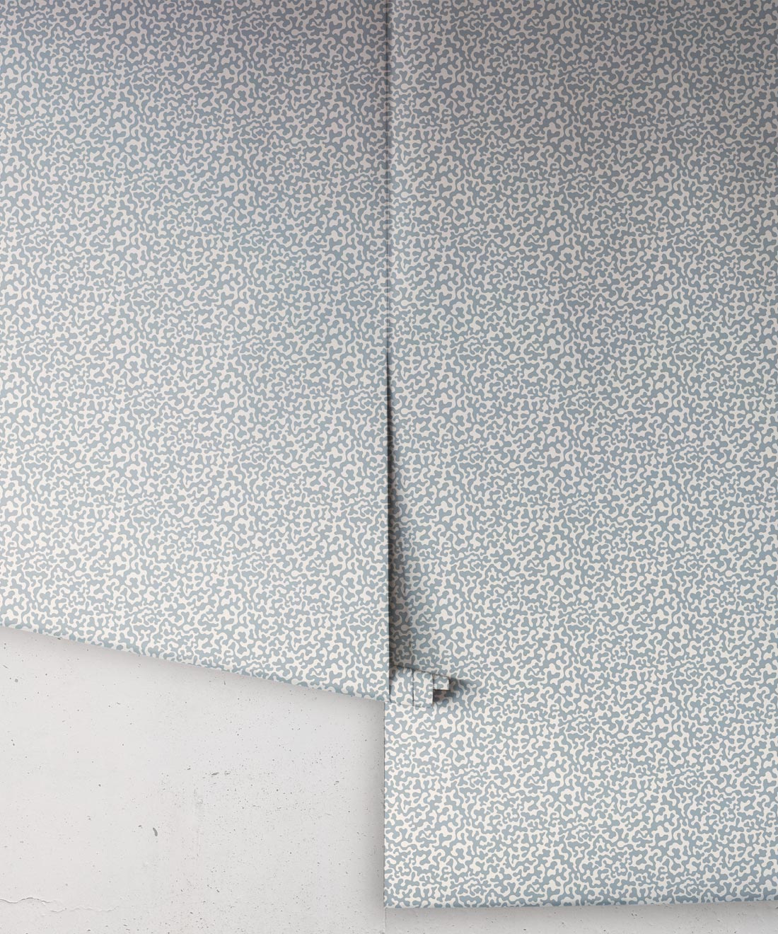 Coral Wallpaper, Periwinkle