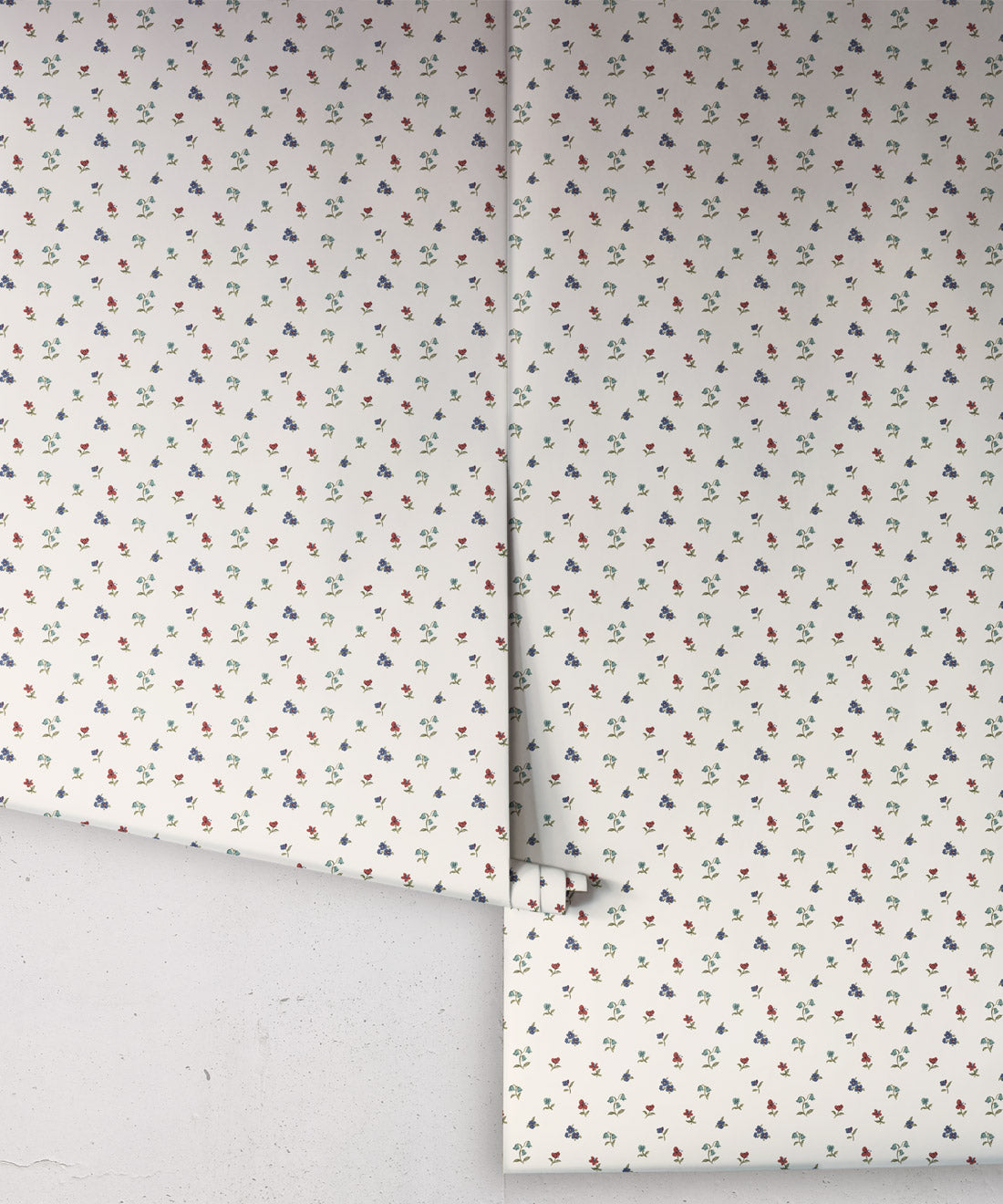 Clara Wallpaper, Indigo
