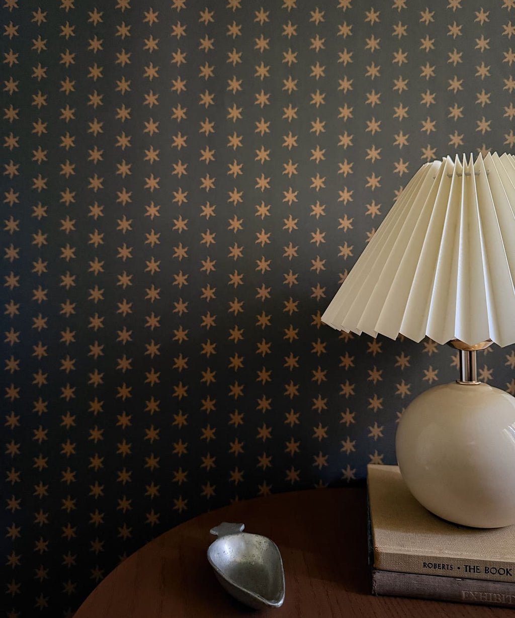 Tudor Star Wallpaper, Night