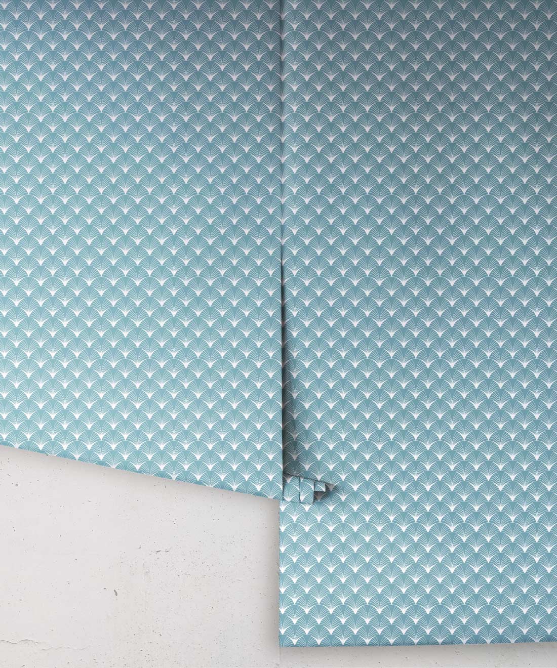 Scallop Wallpaper, Bosco Blue