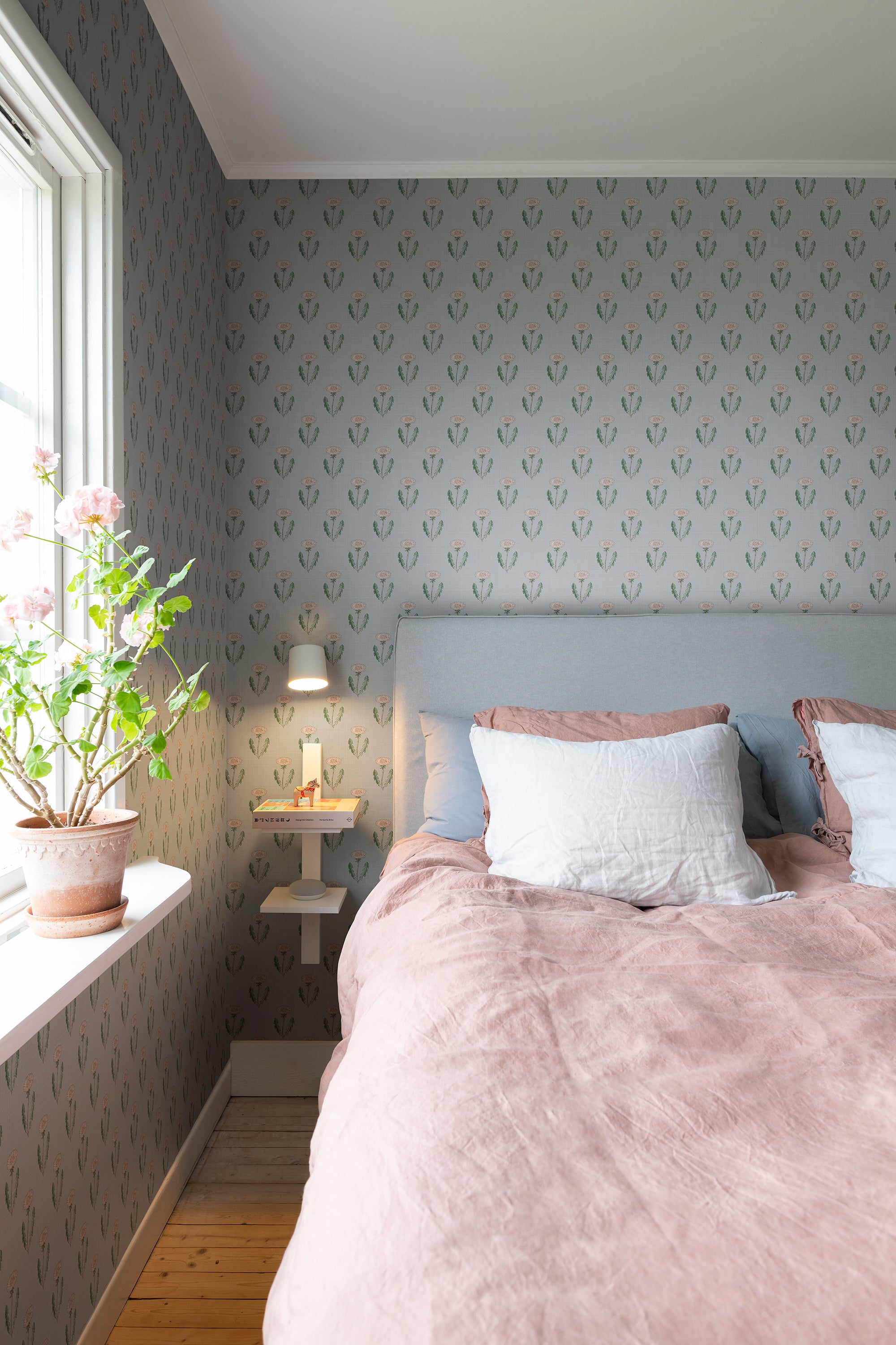 Maskrosen, Soft Blue
