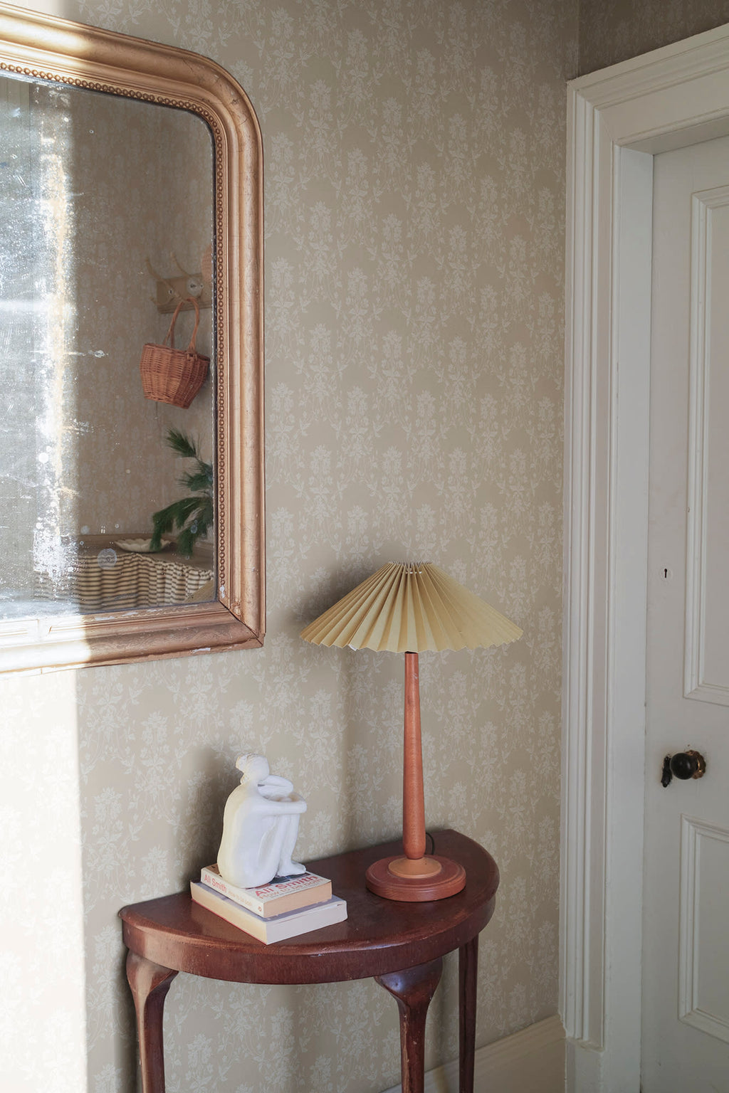 Alva, Beige