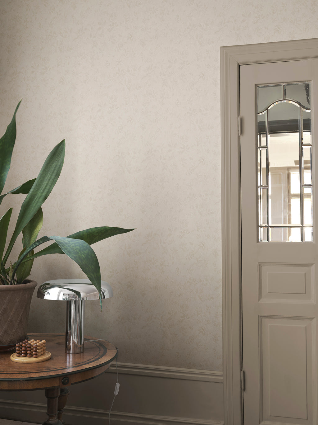 Mila, Beige