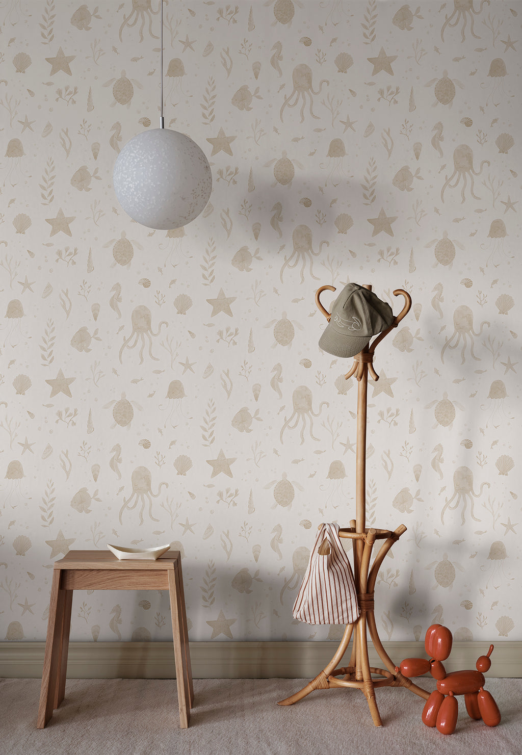 Della, Beige