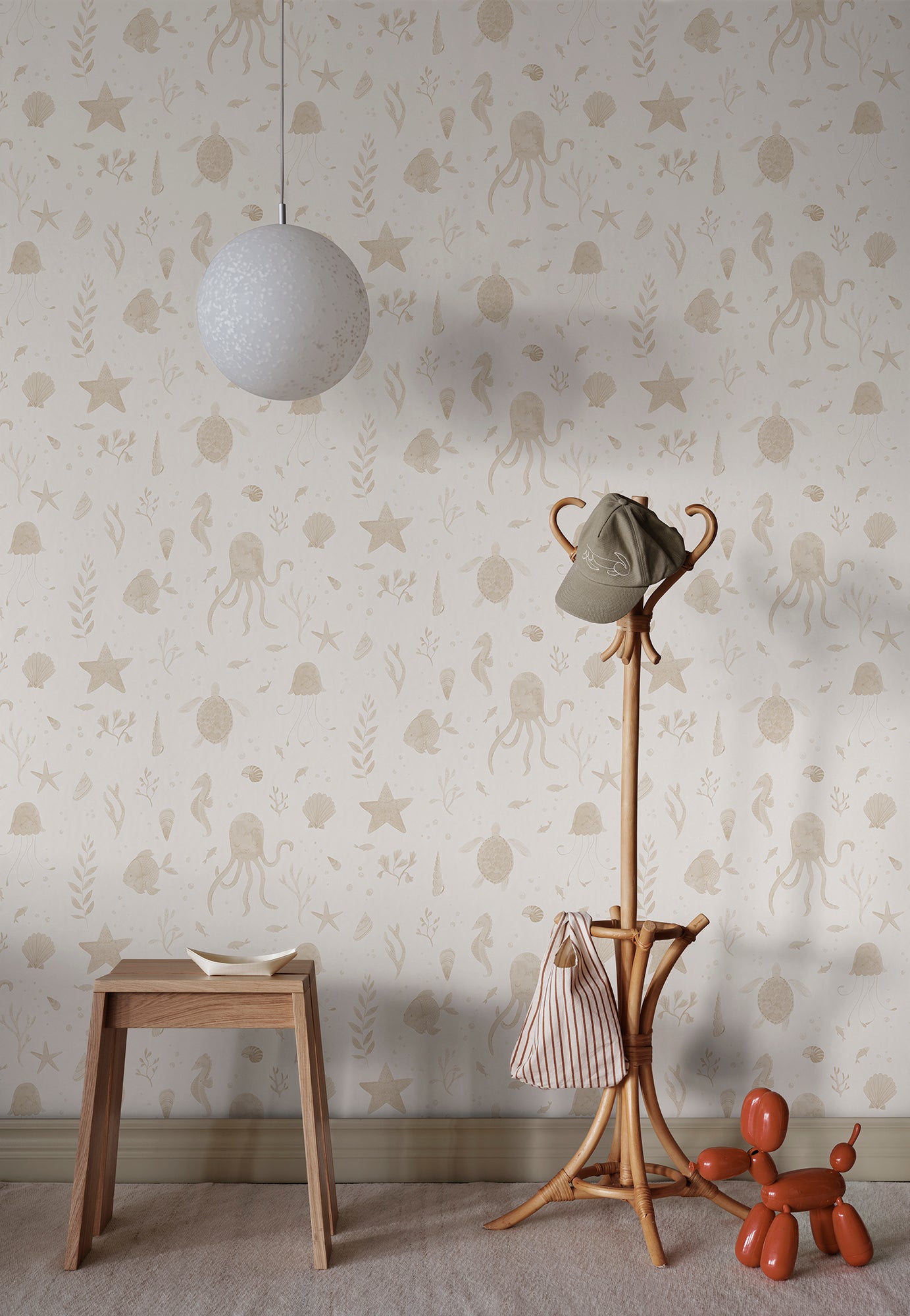 Della, Beige