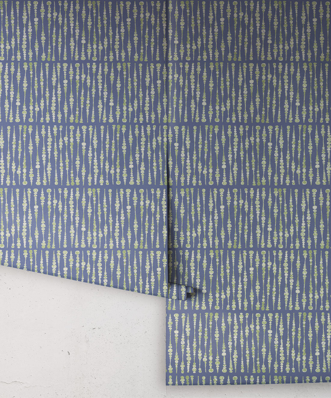 Cercles Deux Wallpaper, Sage Navy