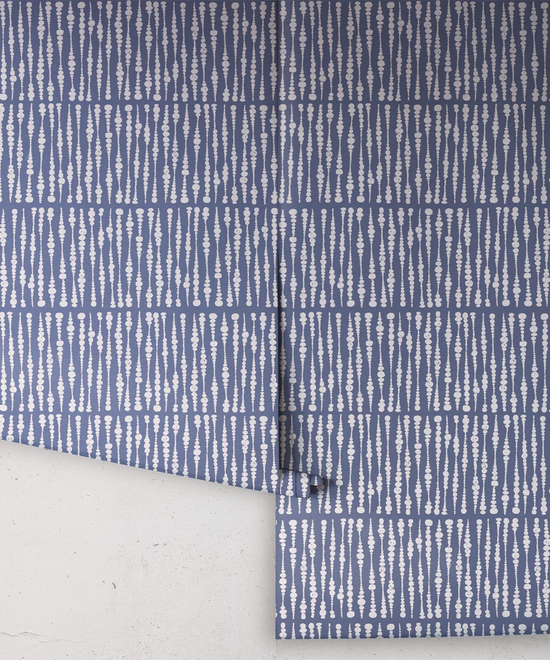 Cercles Deux Wallpaper, Snow Navy